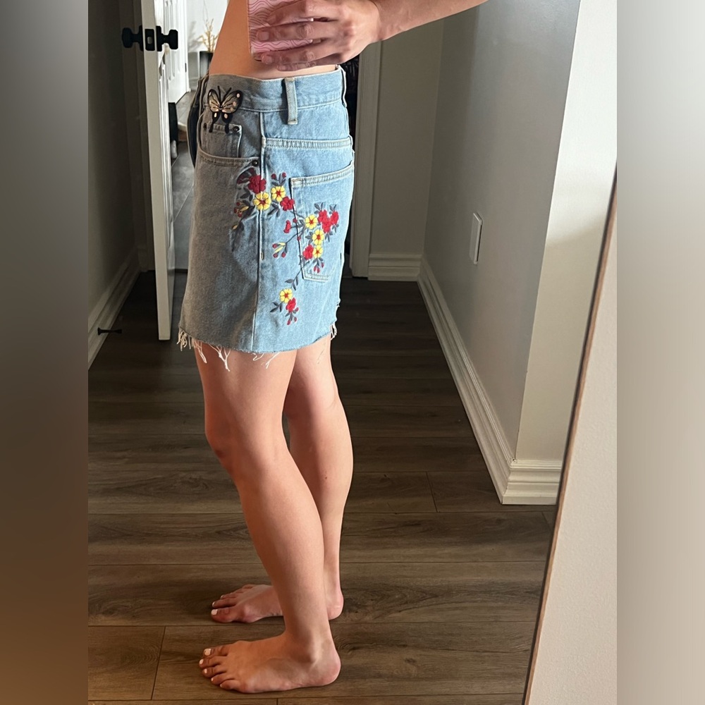 TNA Golden embroidered denim skirt